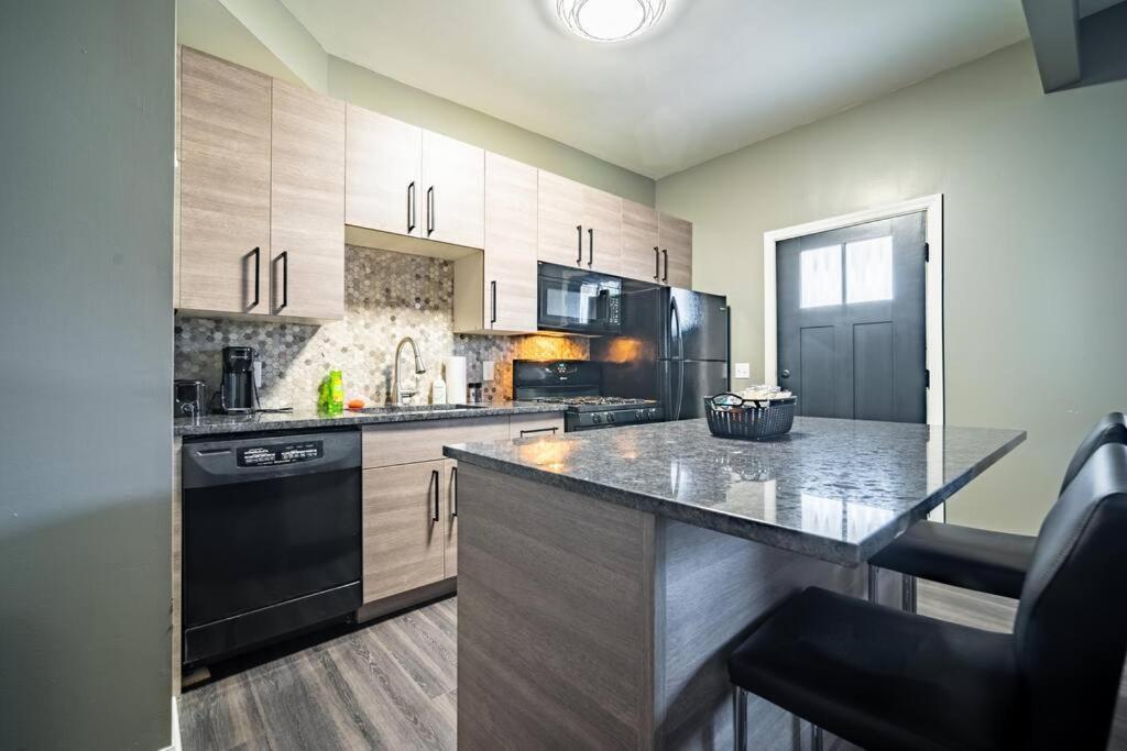Apartamento Walkable Gem In Little Italy Cleveland Exterior foto