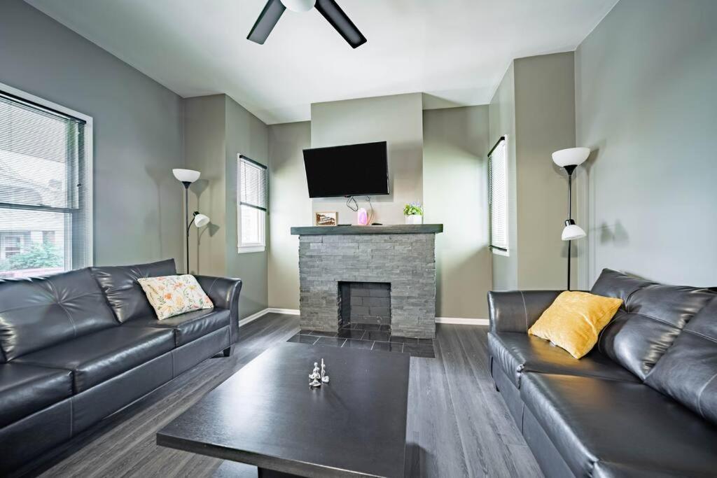 Apartamento Walkable Gem In Little Italy Cleveland Exterior foto