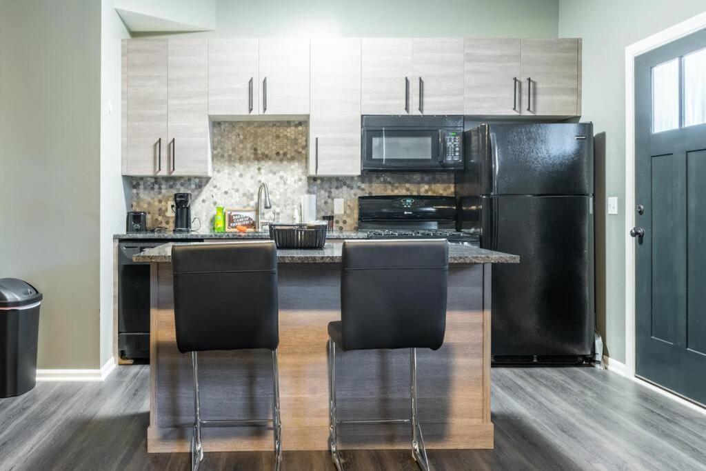Apartamento Walkable Gem In Little Italy Cleveland Exterior foto